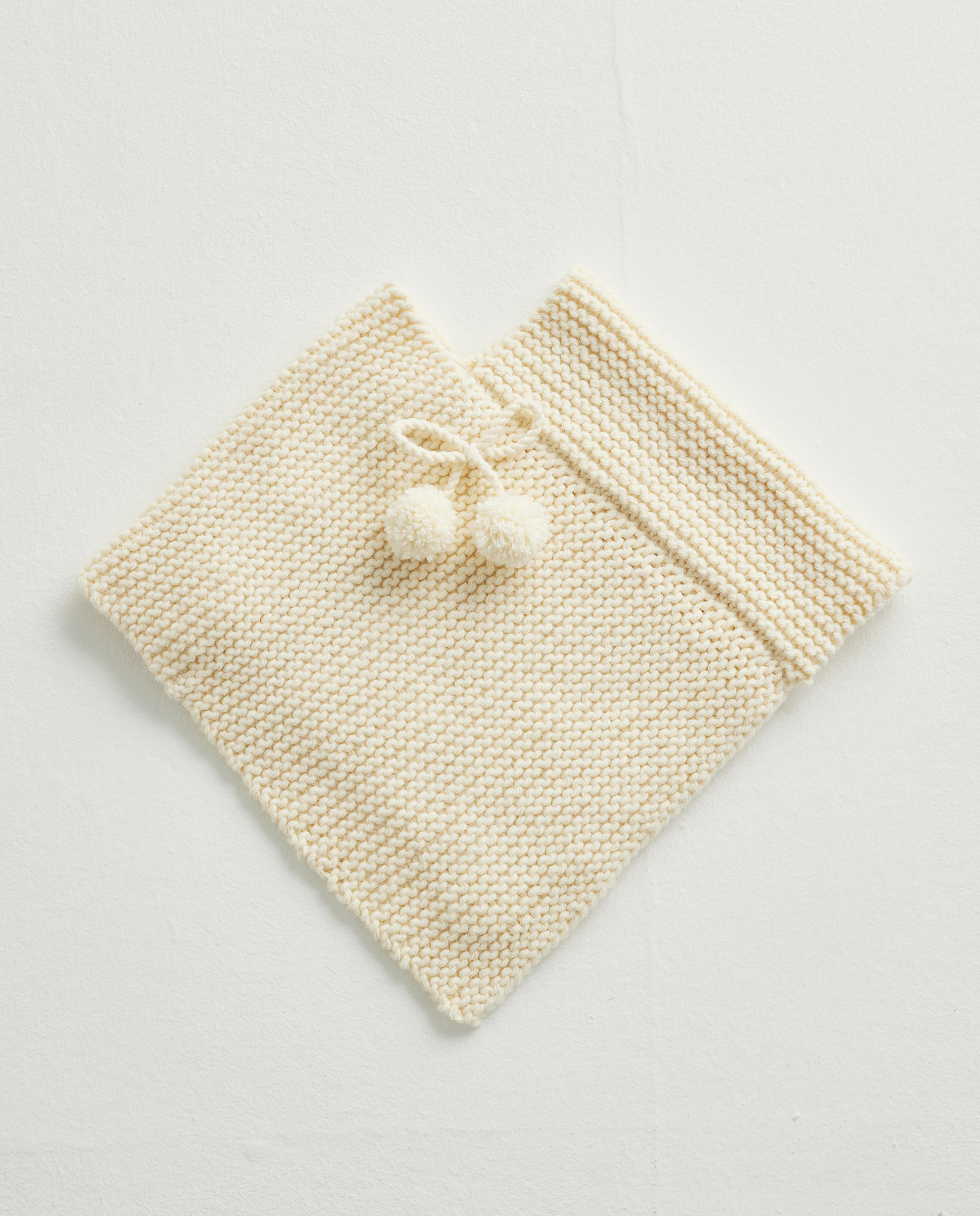 Layette Poncho Model Bowie