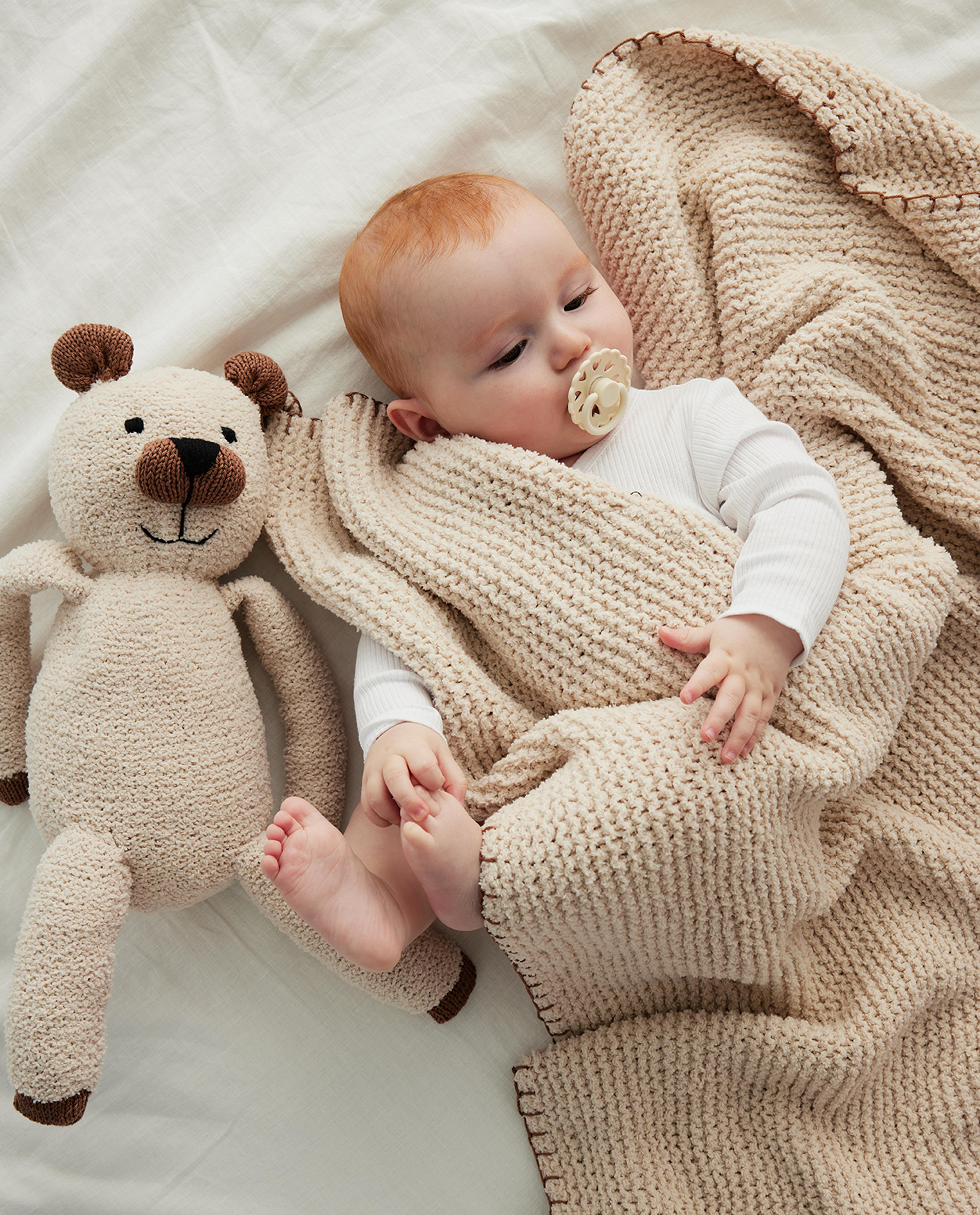 Bernett Baby Blanket Bear Pattern
