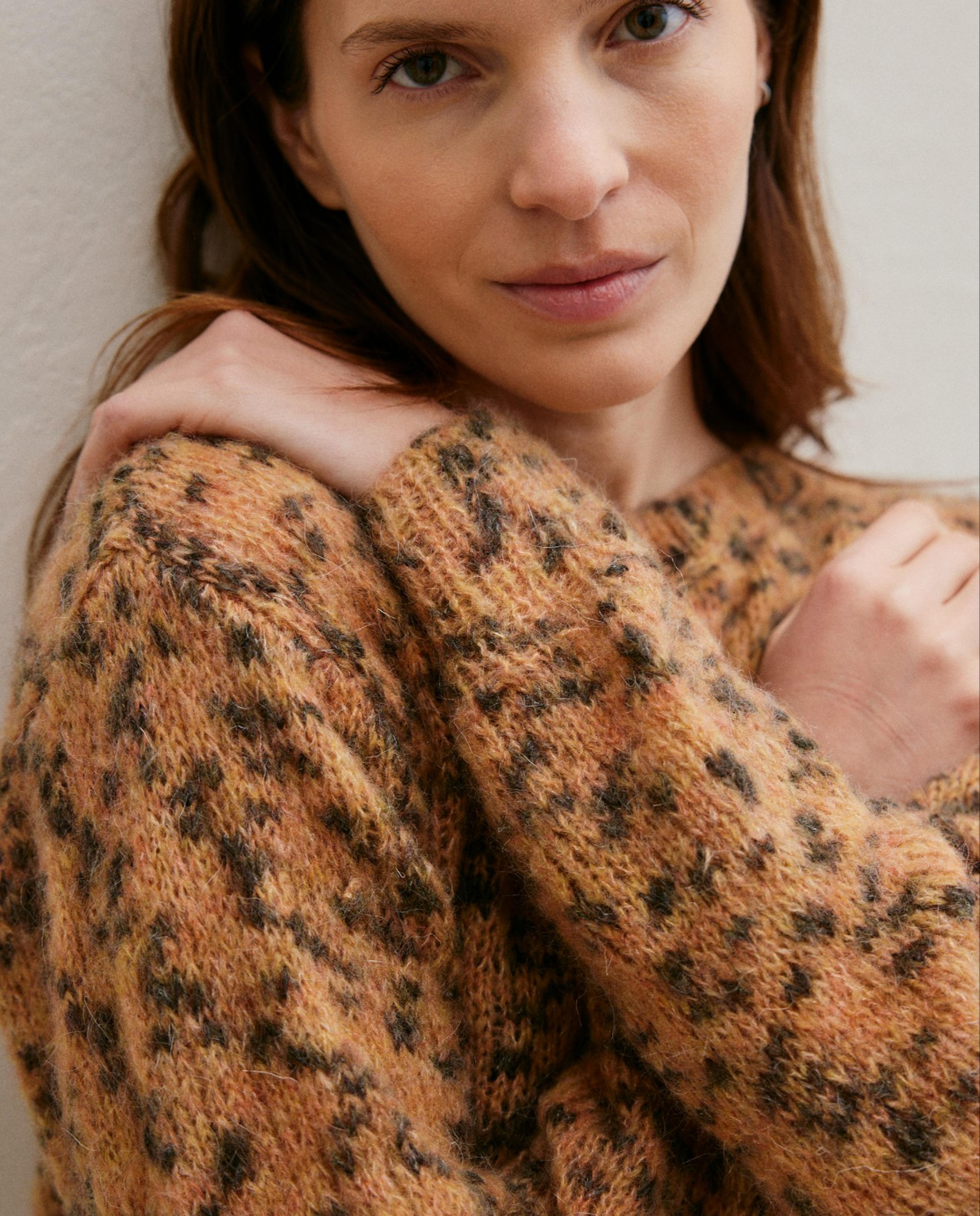 Women's Sweater Model Mina