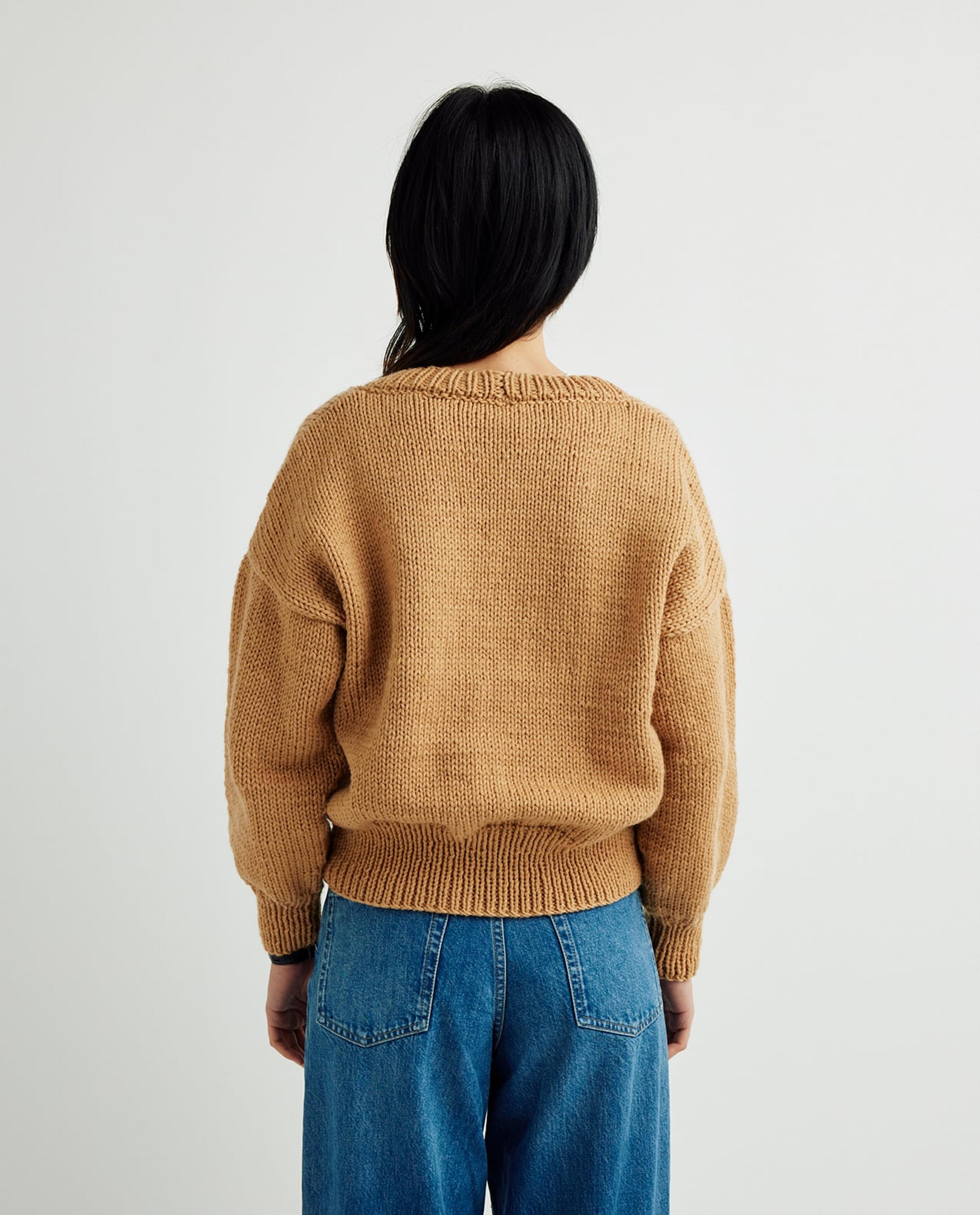 Svea Women's Cardigan Model
