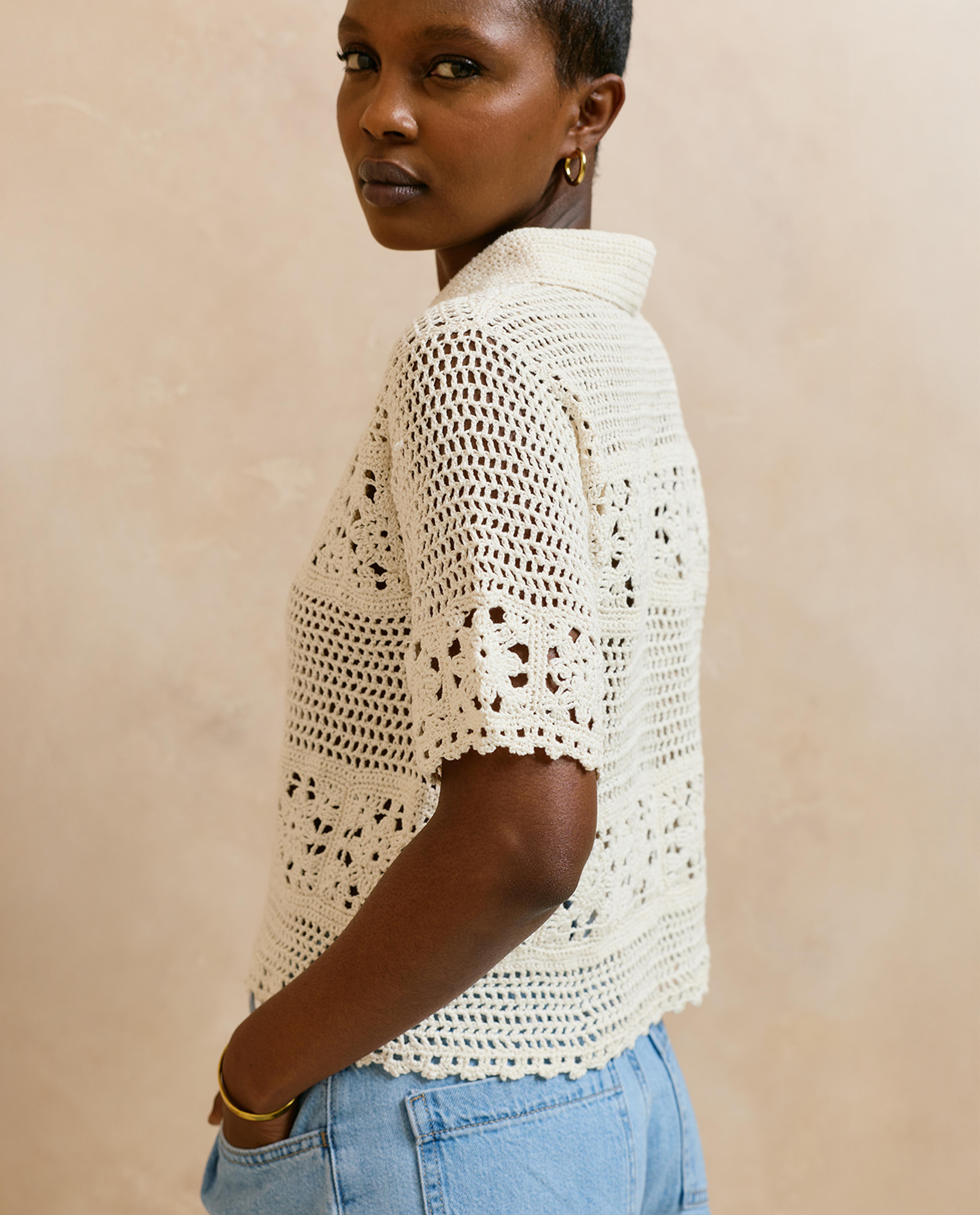 Women's Polo Model Hanna