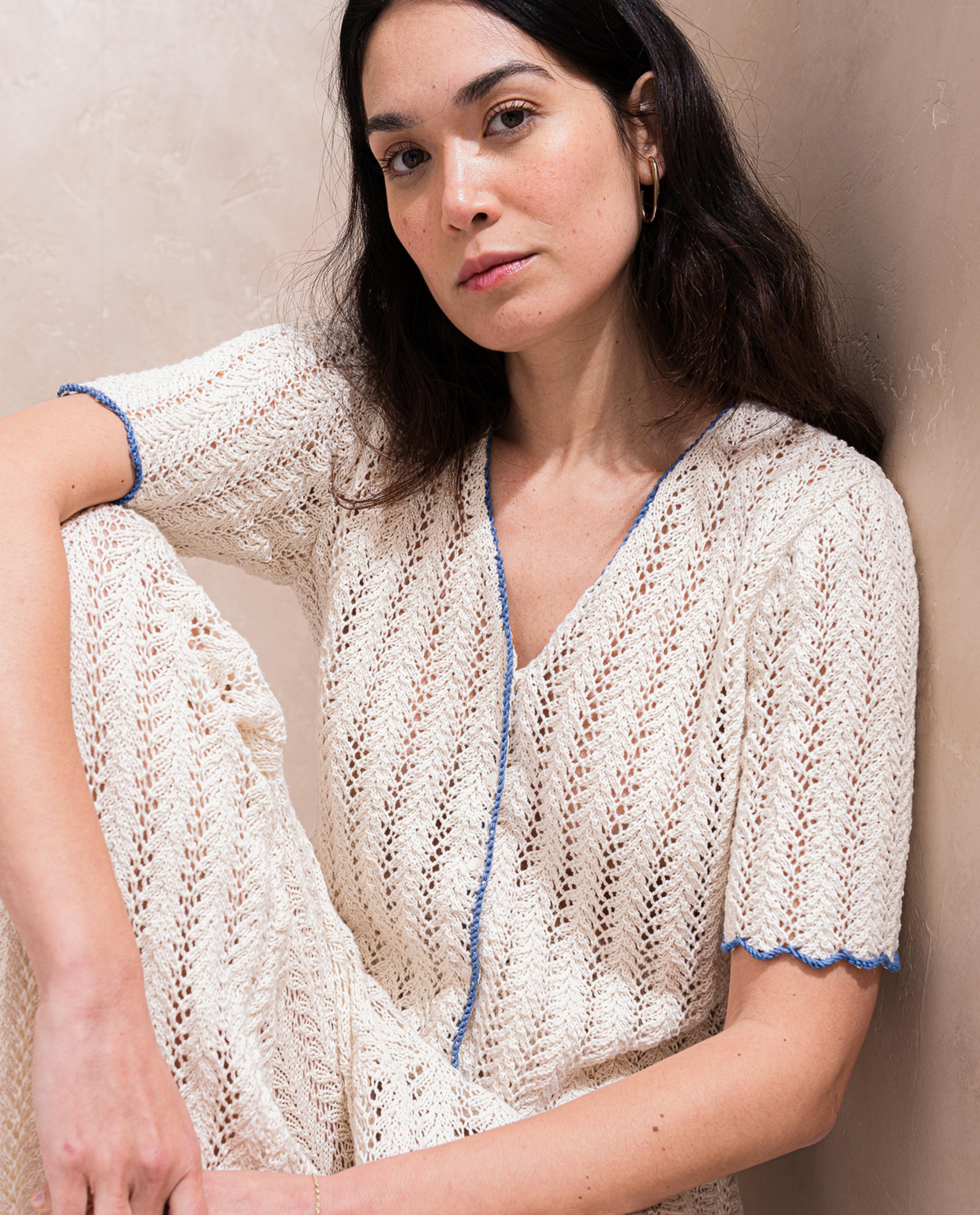 Livie Women's Cardigan Model