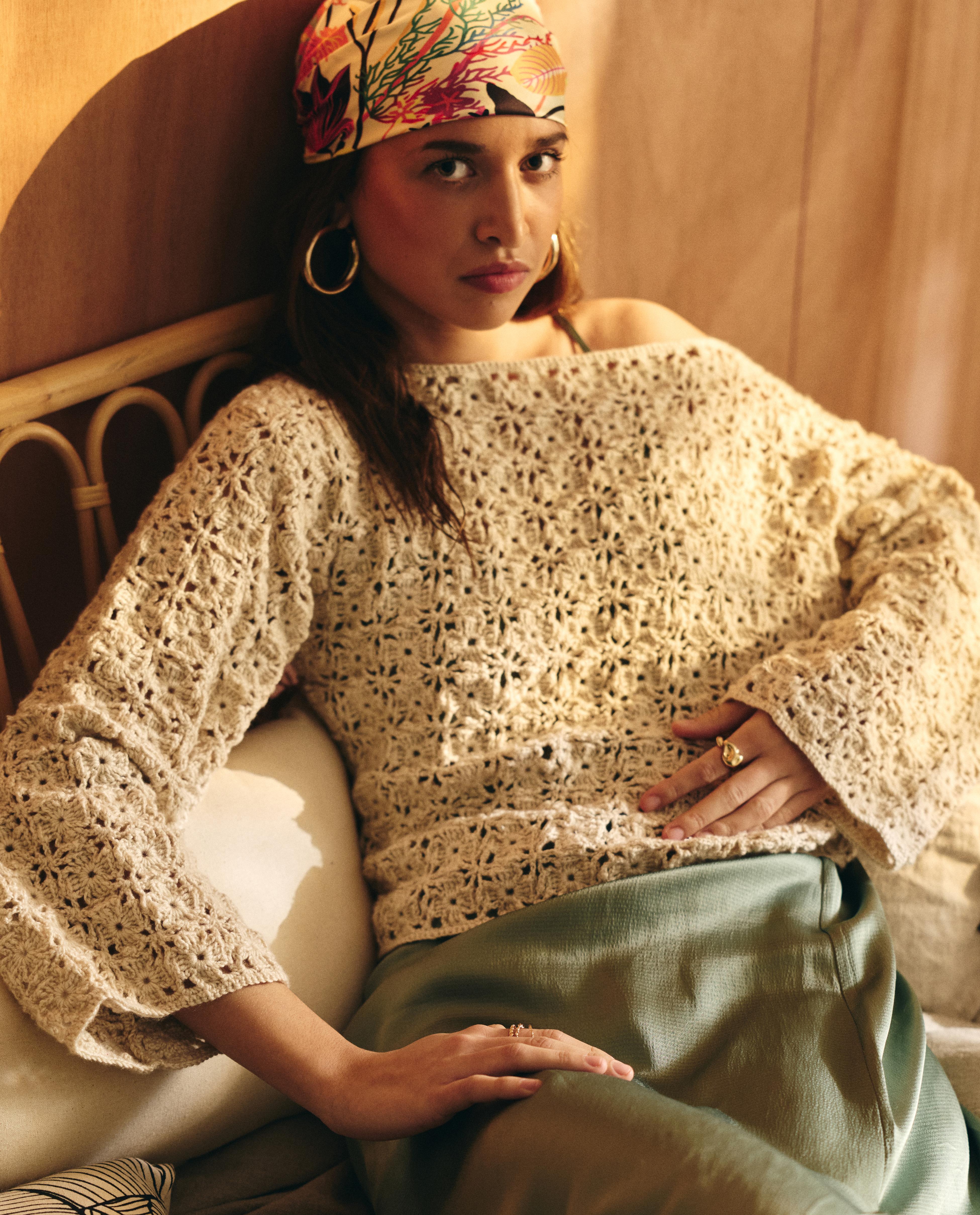 Women's Sweater Model Tehei