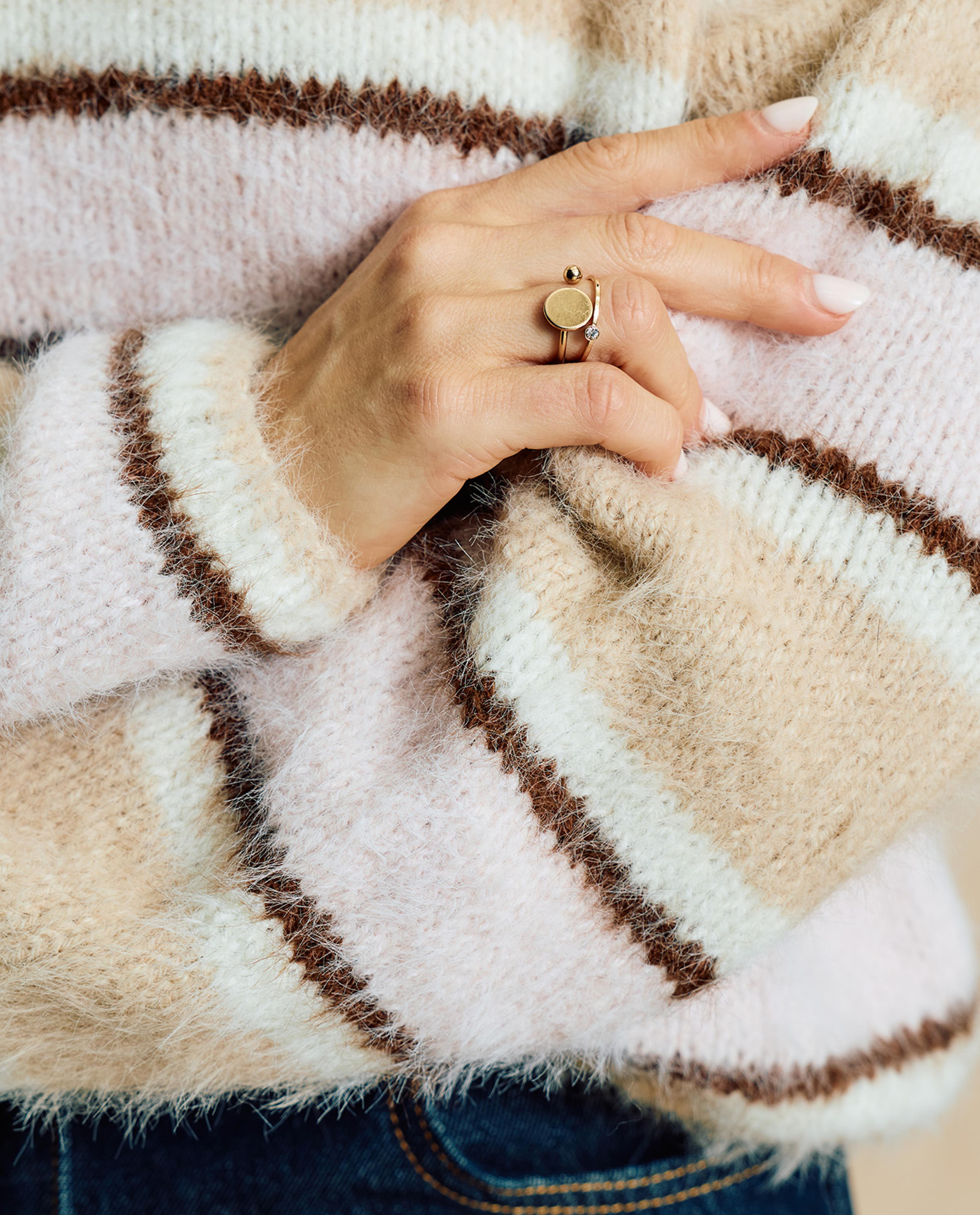 Philéas Women's Sweater Pattern