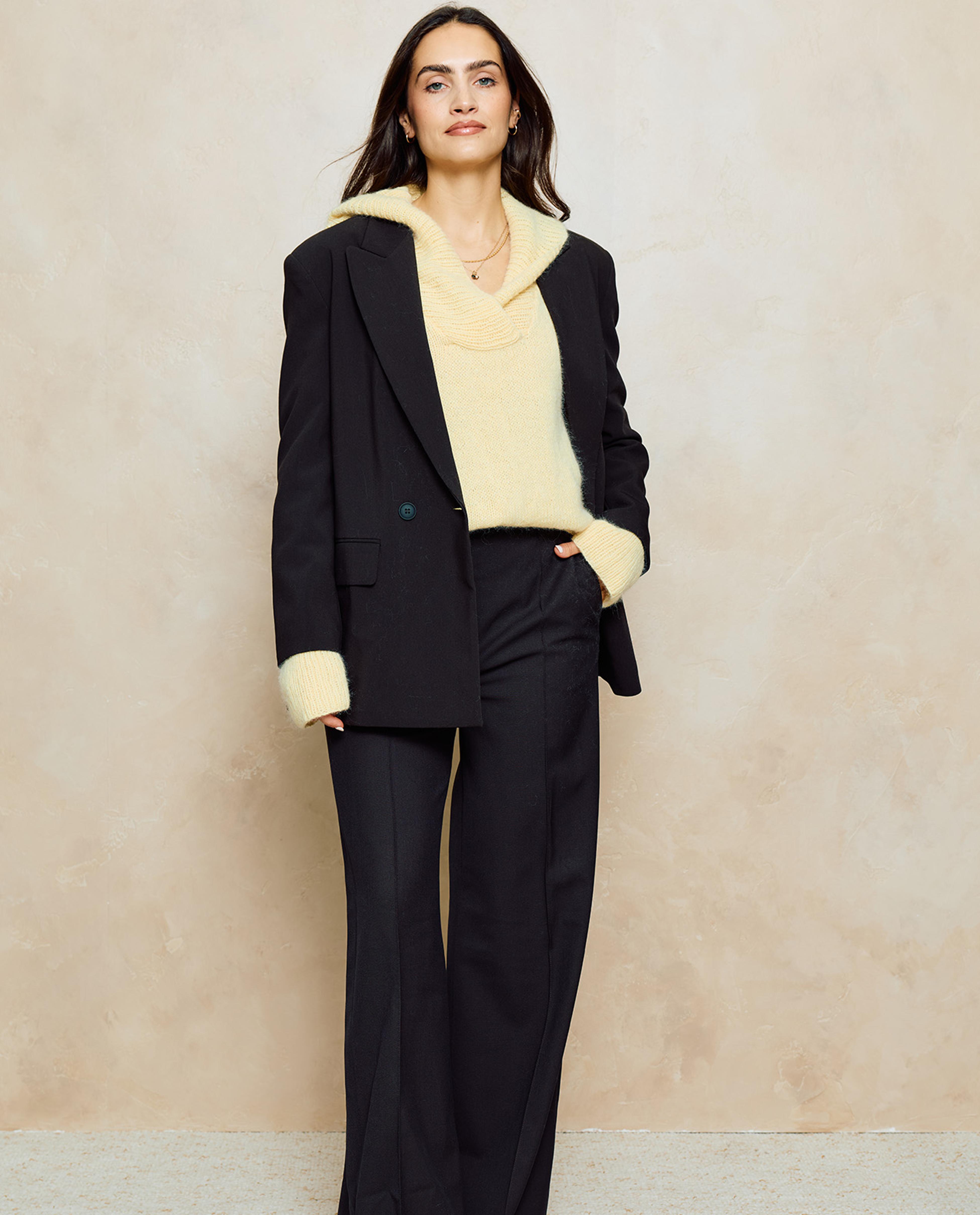 Women's Sweater Model in Plum