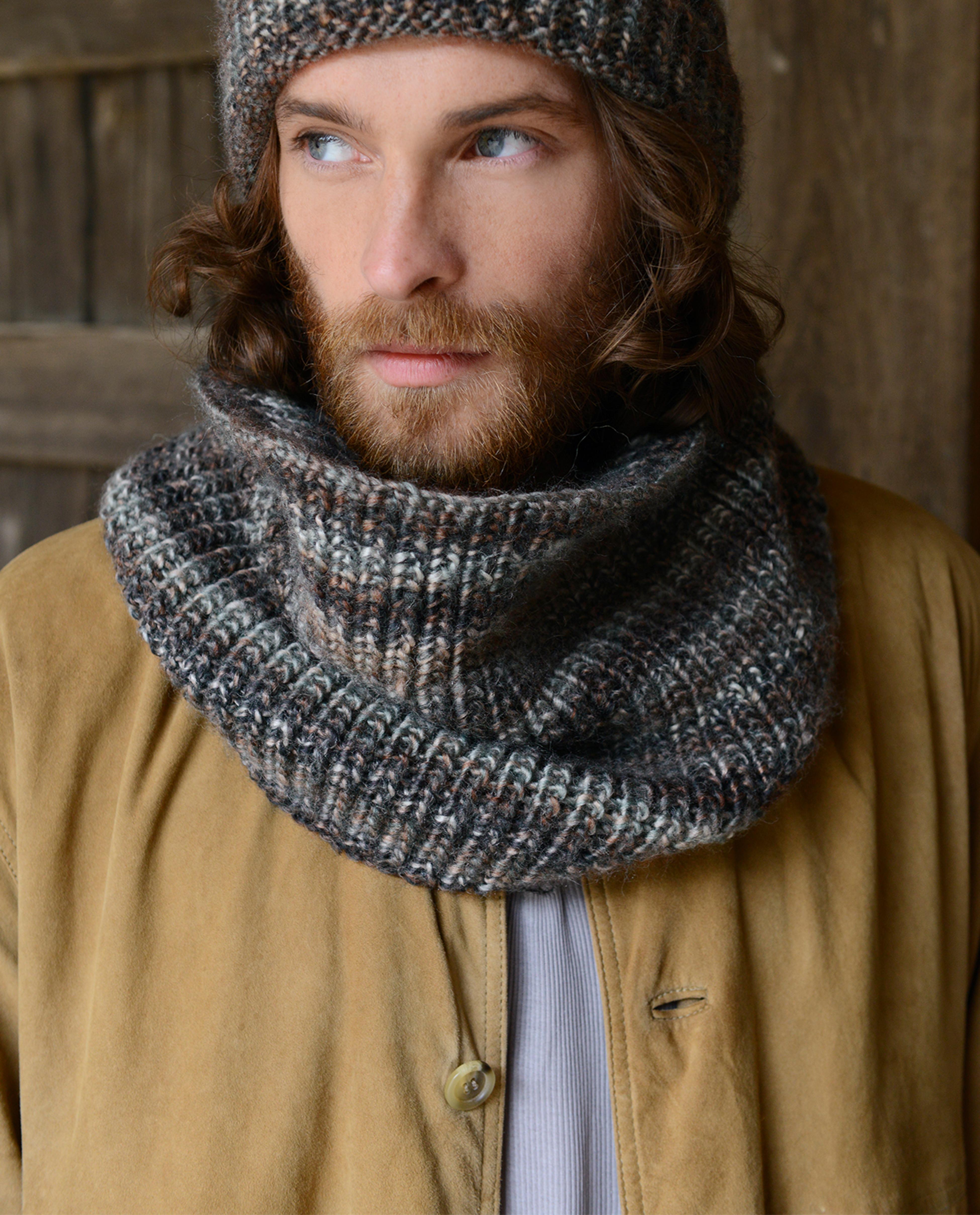 Men's Snood Pattern Phil Mikado
