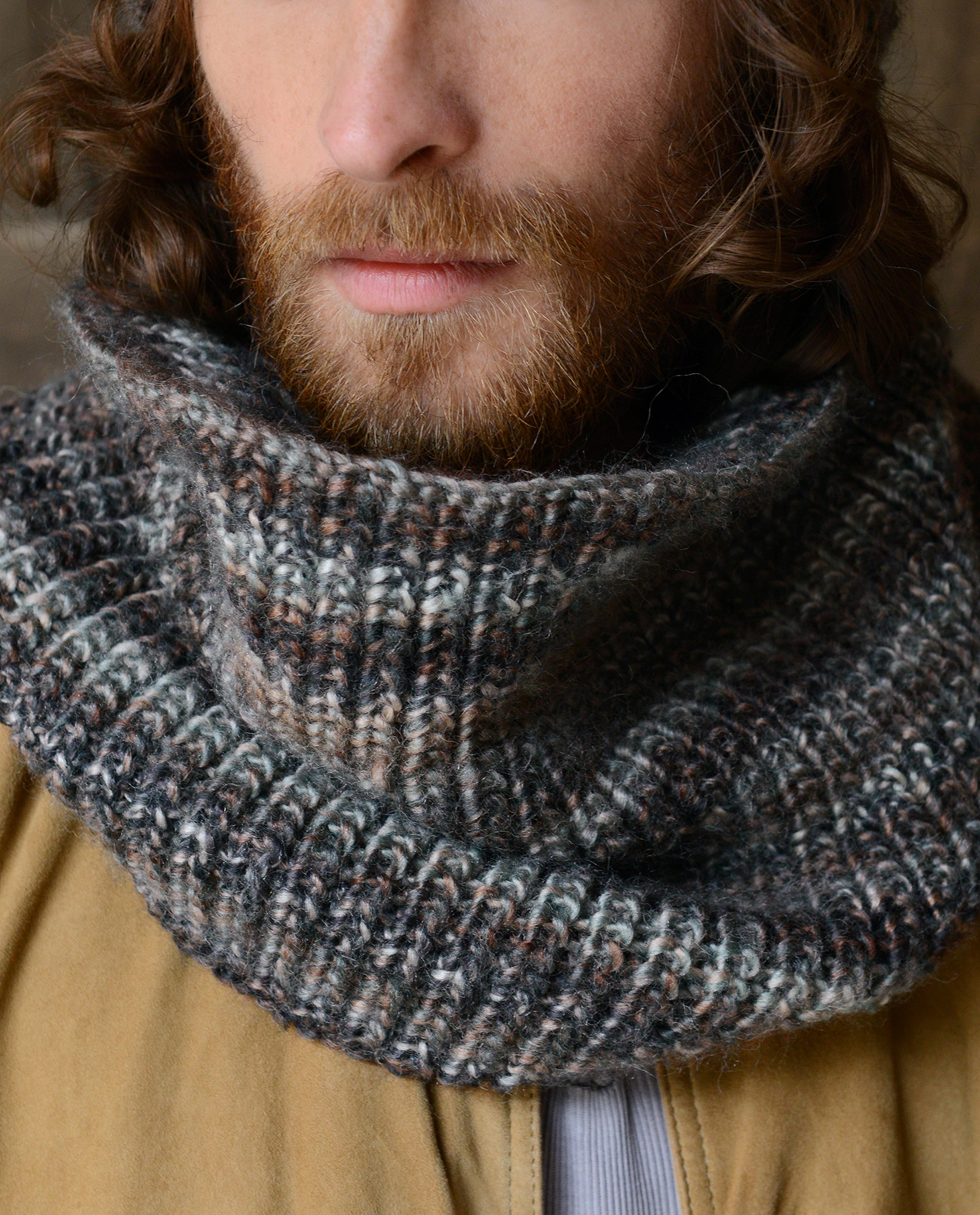 Men's Snood Pattern Phil Mikado