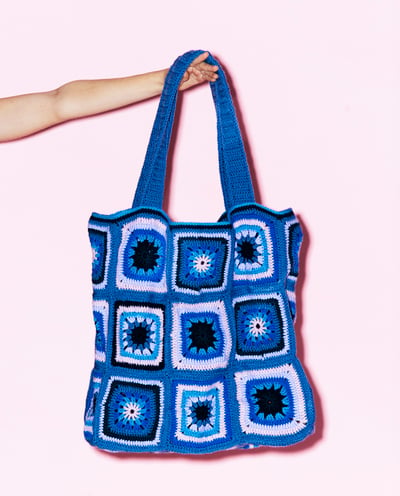 Sac à Main Carré Au Crochet Tricoté Main – Multicolore, Moyen, Léger, Bouton