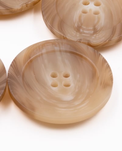 Lot De 6 Boutons Anciens En Corne Véritable - 4 Boutons 28 Mm Et 2 Boutons 24 Mm - Occasion Très Bon état